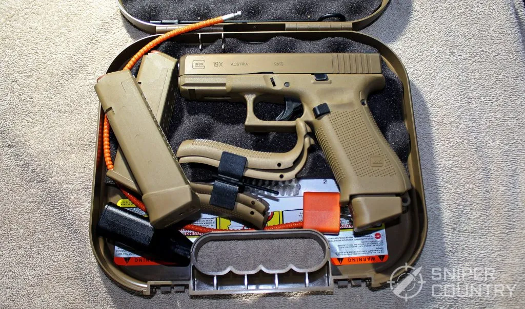 Glock G19X in case