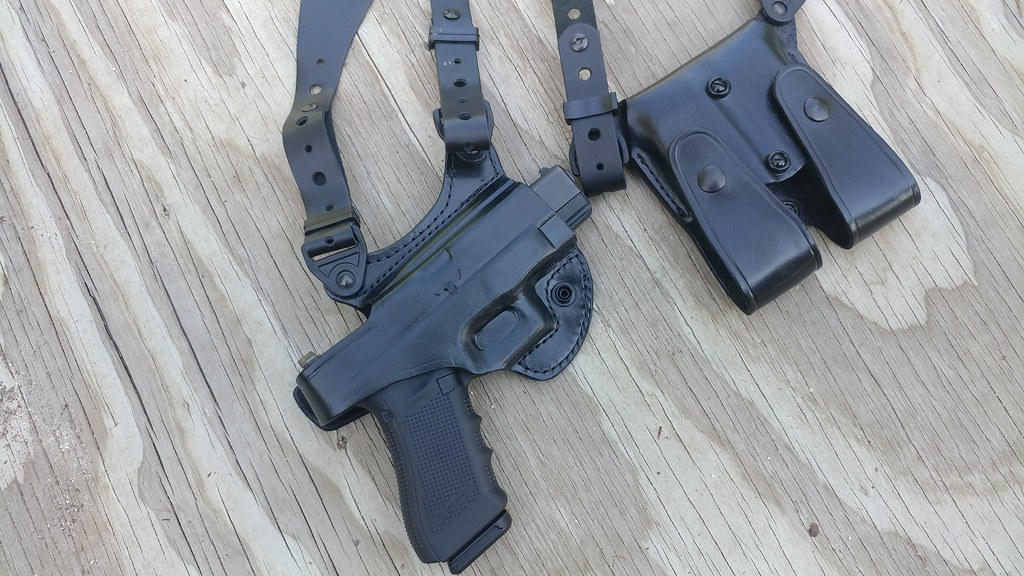 Best Glock 19 Shoulder Holsters